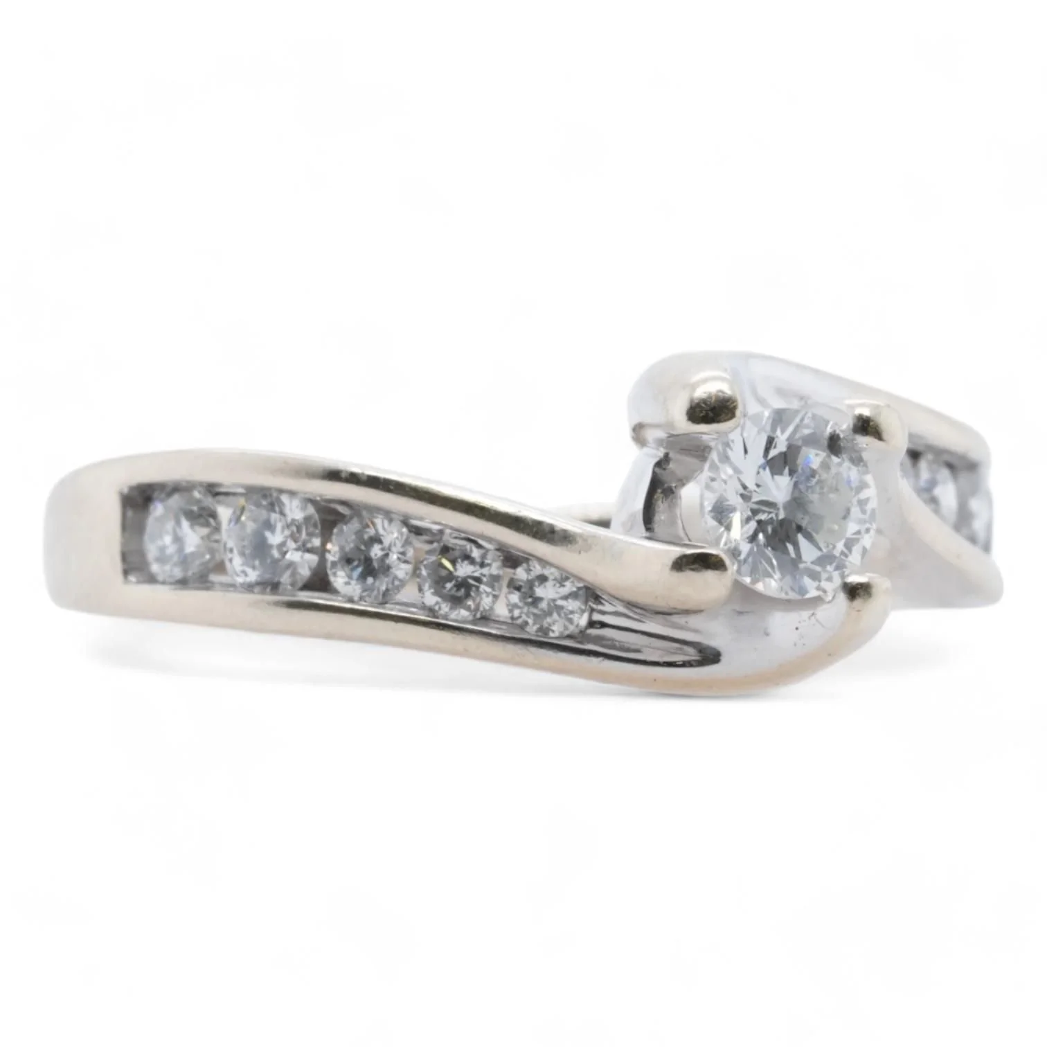 14K White Gold Round Diamond Center And Accents Engagement Ring - Image 2