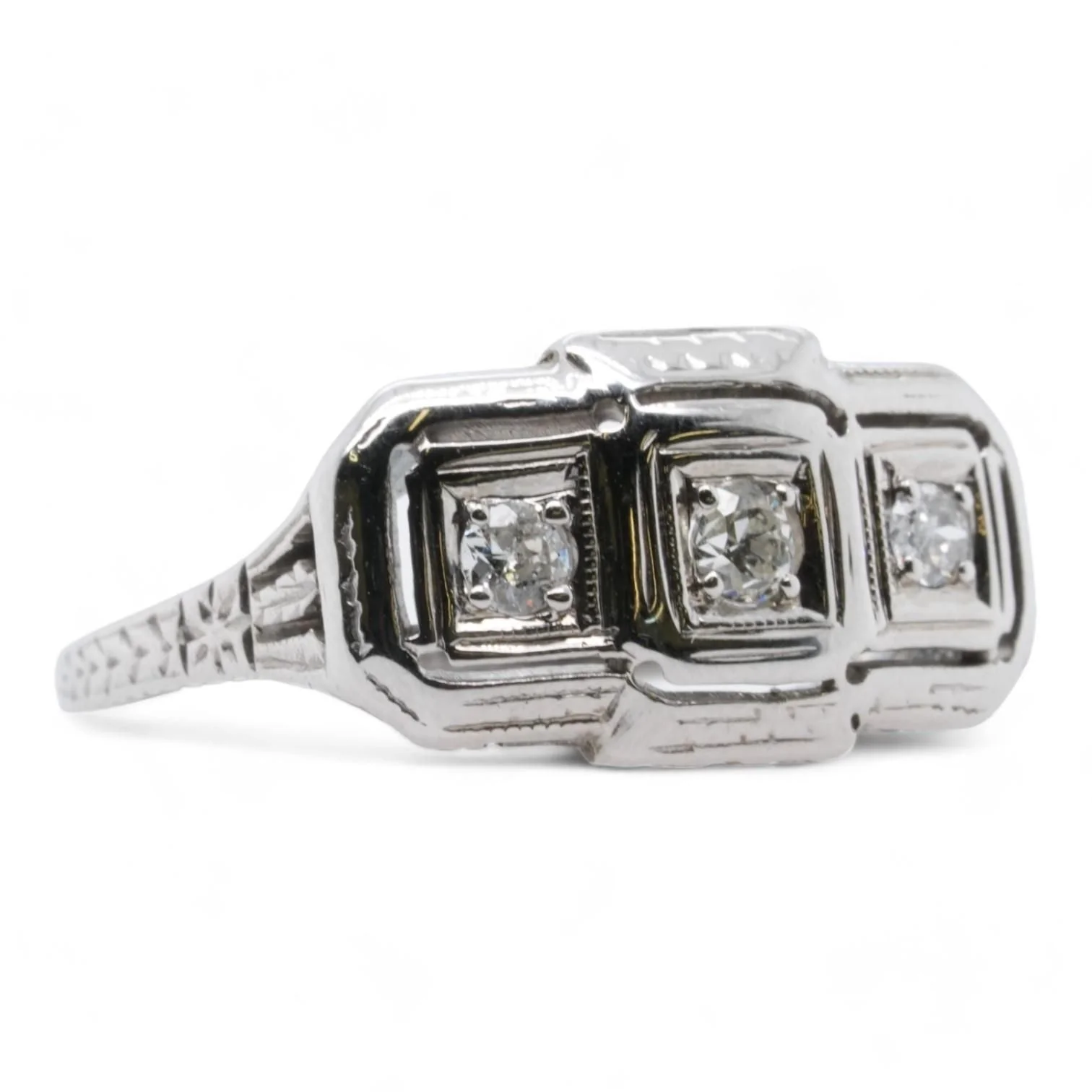 18K White Gold Art Deco Horizonal Three Diamond Band - Image 2