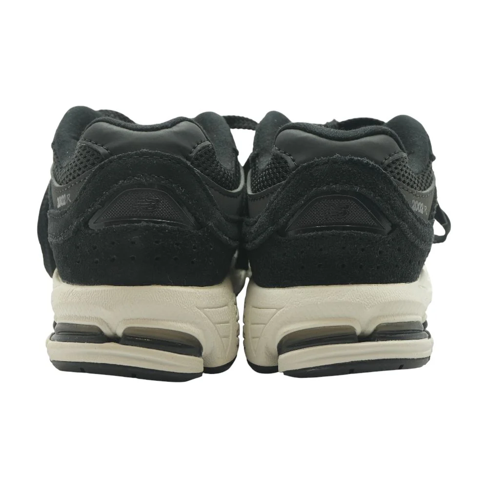 2002R Black Athletic Shoes - Image 2