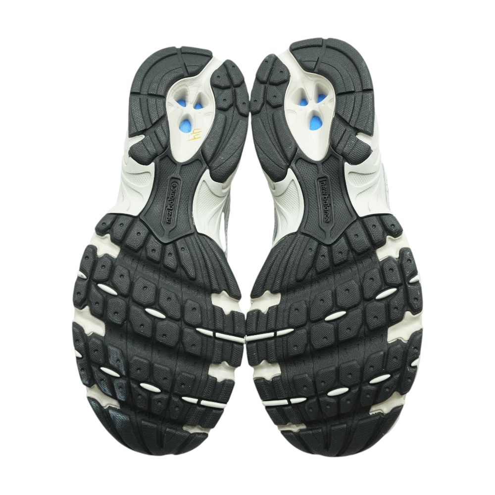 530 Silver Athletic Shoes - Image 3