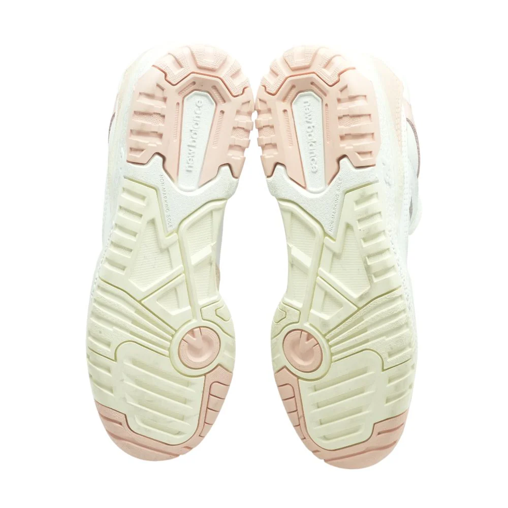 550 Pink Athletic Shoes - Image 3