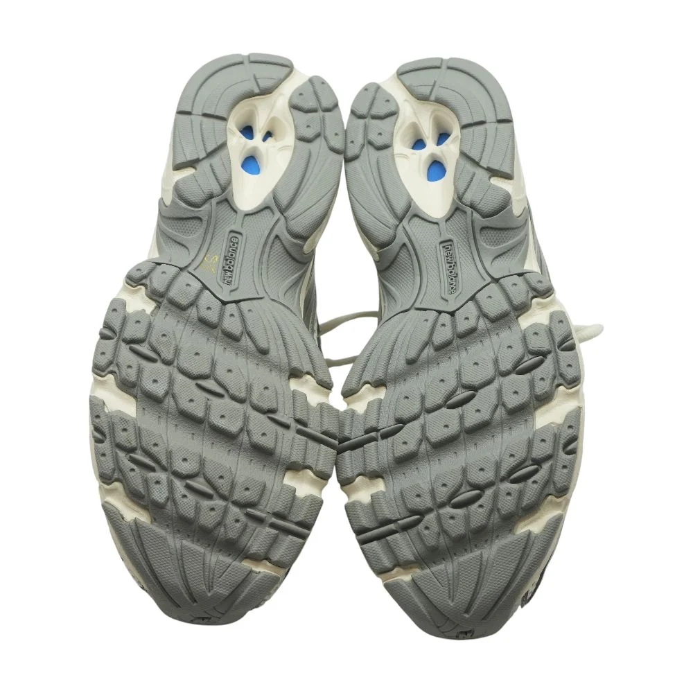 740 White Low Top Athletic Shoes - Image 3