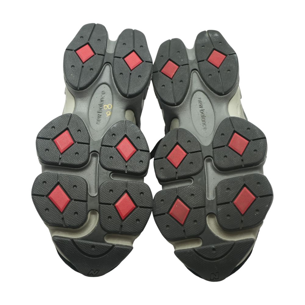 9060 Black Low Top Athletic Shoes - Image 3