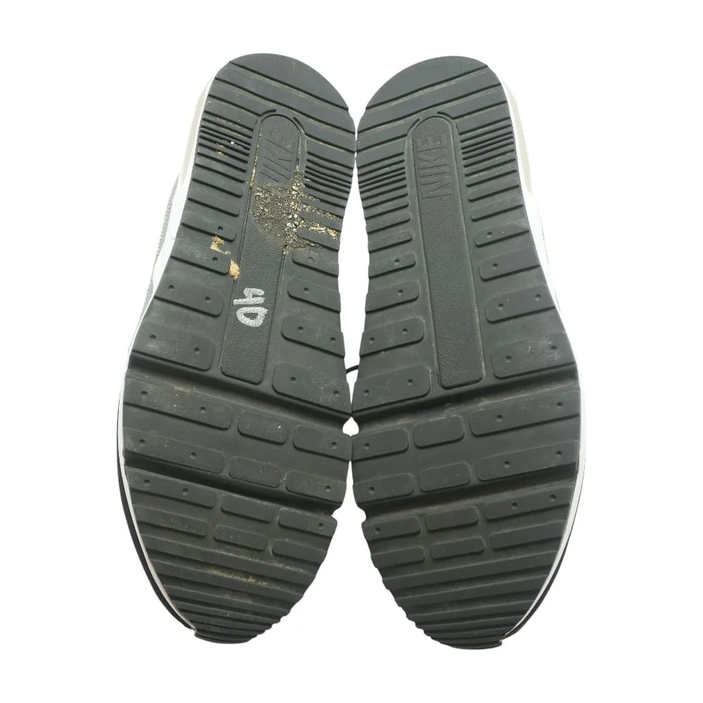 Air Max Black Low Top Athletic Shoes - Image 3