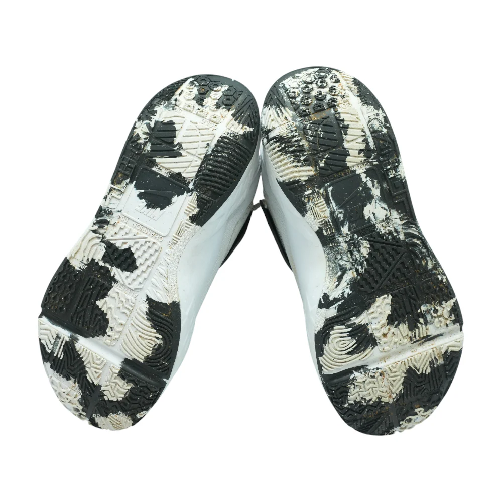 White Athletics Shoes - Image 3