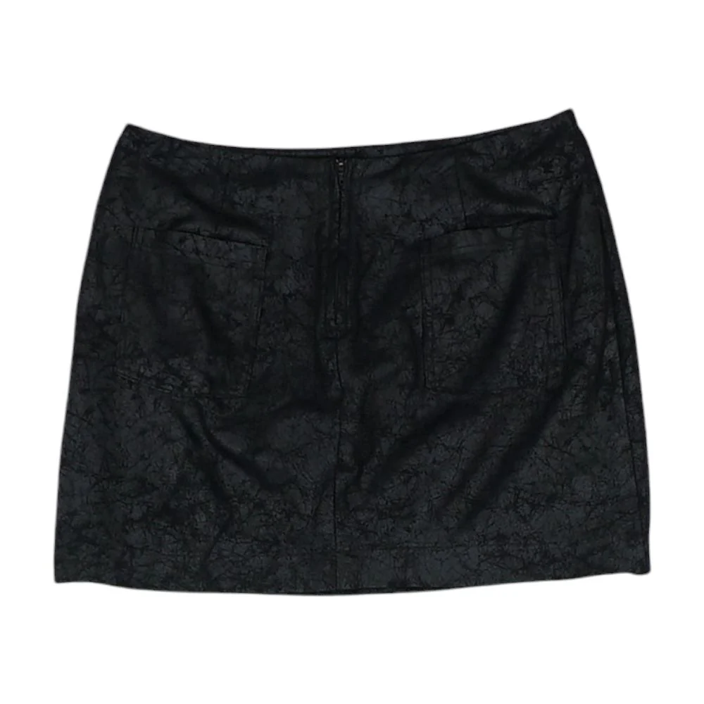 Black Graphic Mini Skirt - Image 2