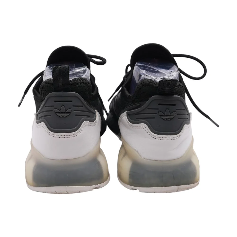 Black Low Top Athletic Shoes - Image 2