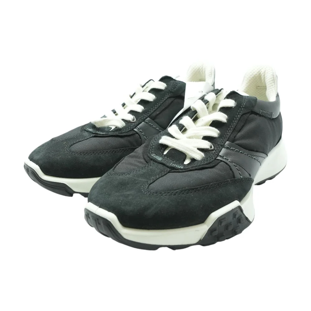 Black Low Top Athletic Shoes
