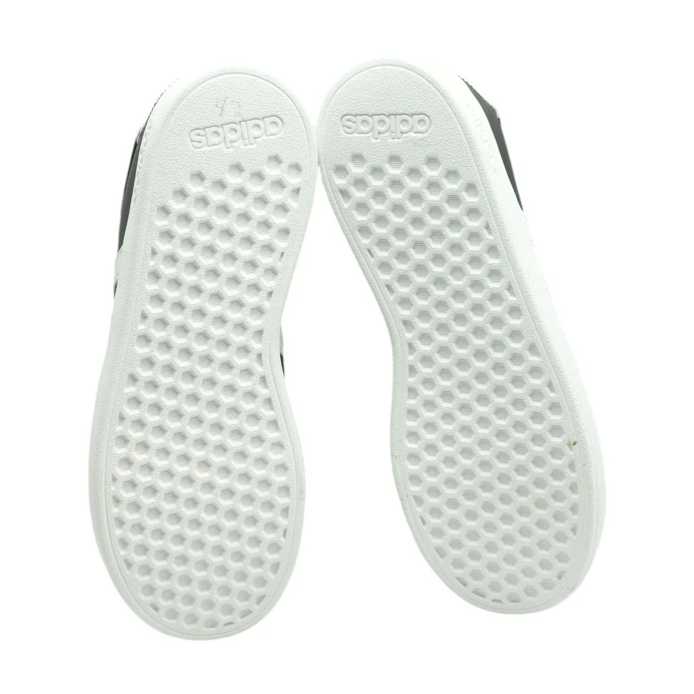 Black Low Top Athletic Shoes - Image 3