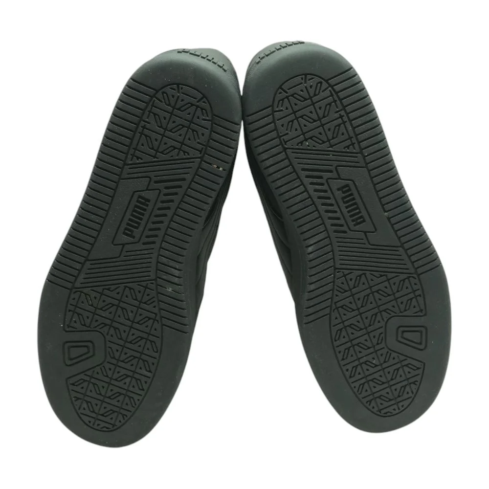 Black Low Top Athletic Shoes - Image 3