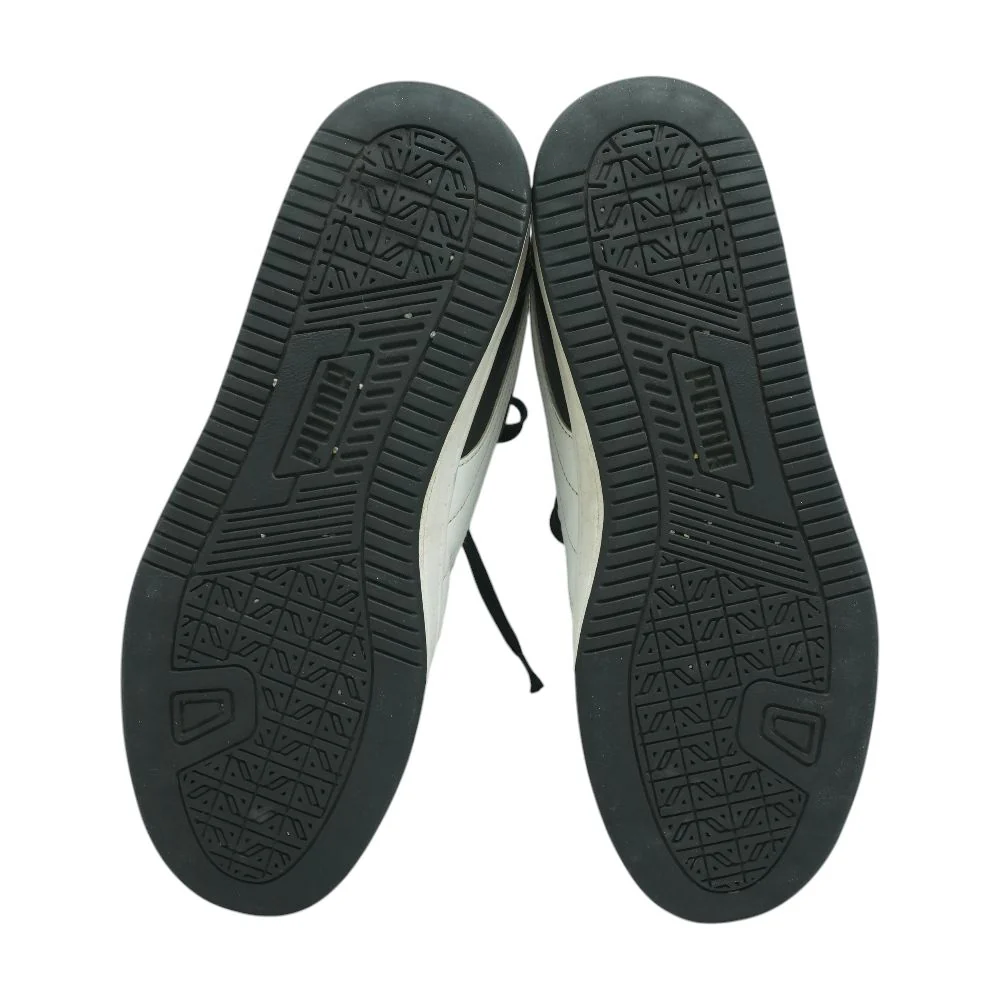 Black Low Top Athletic Shoes - Image 3