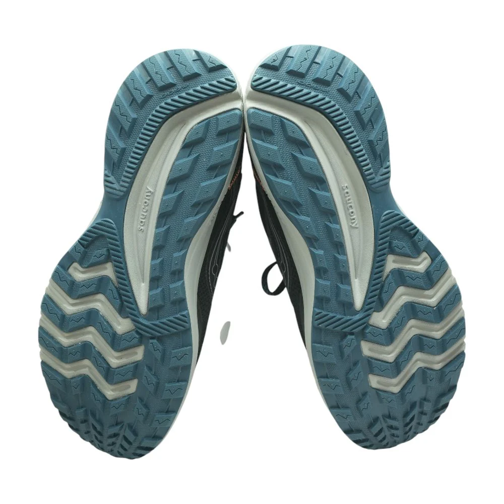 Black Low Top Athletic Shoes - Image 3