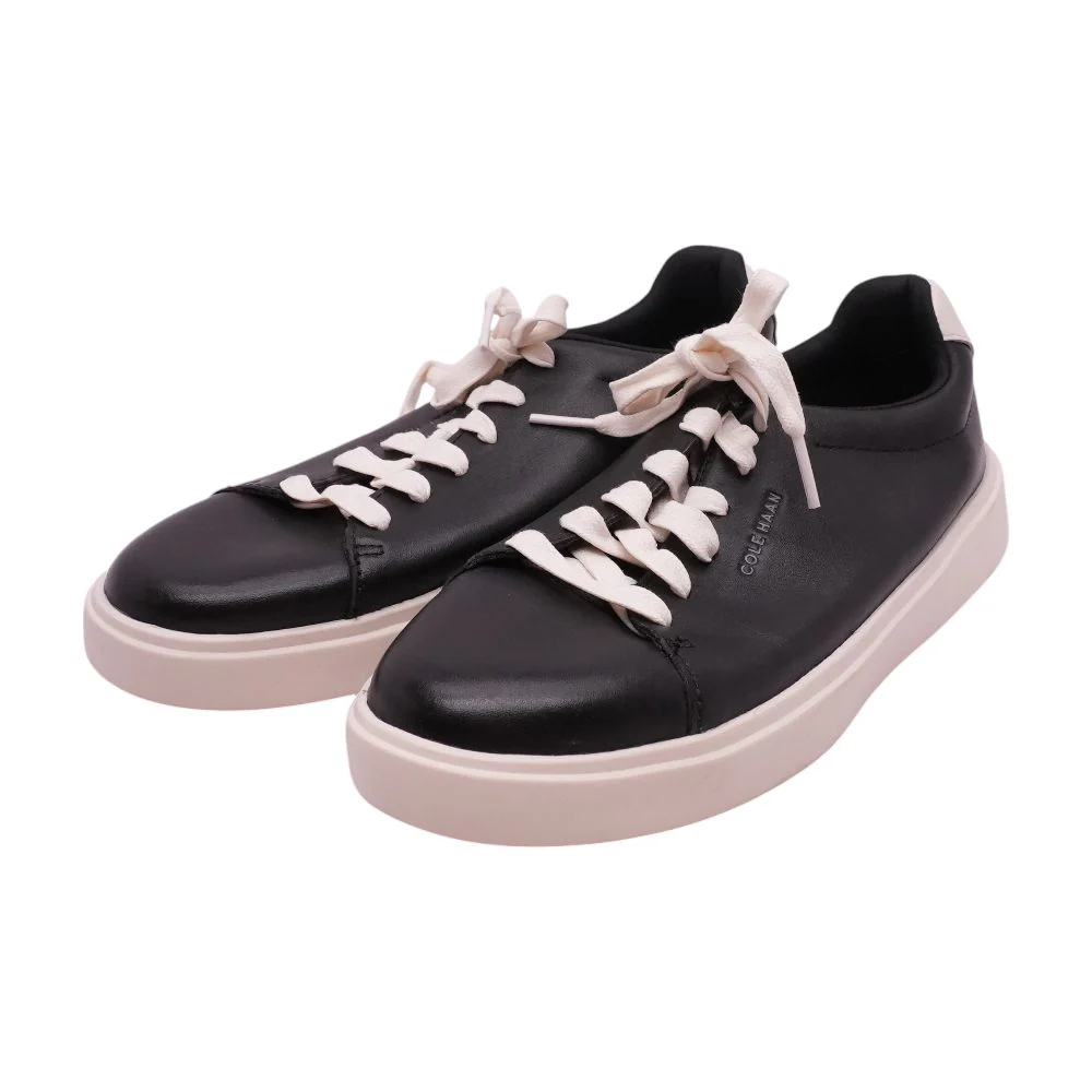Black Low Top Athletic Shoes