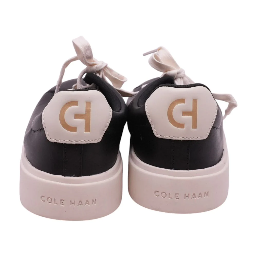 Black Low Top Athletic Shoes - Image 2
