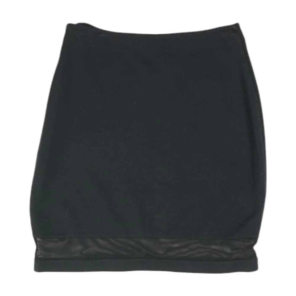 Black Solid Midi Skirt - Image 2