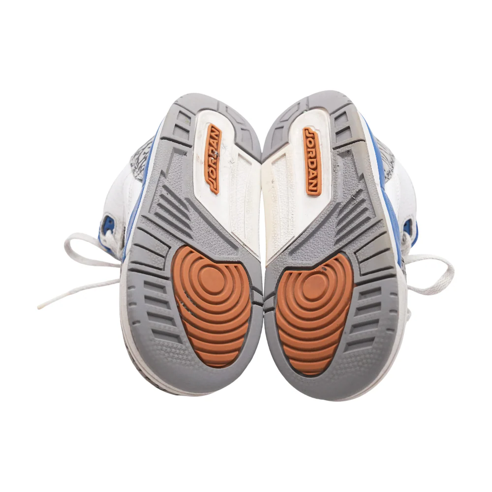 White Athletics Shoes - Image 3