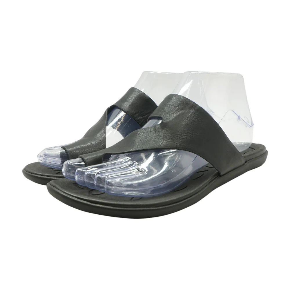 Black Flat Sandals