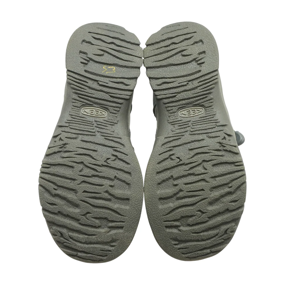 Gray Flat Sandals - Image 3