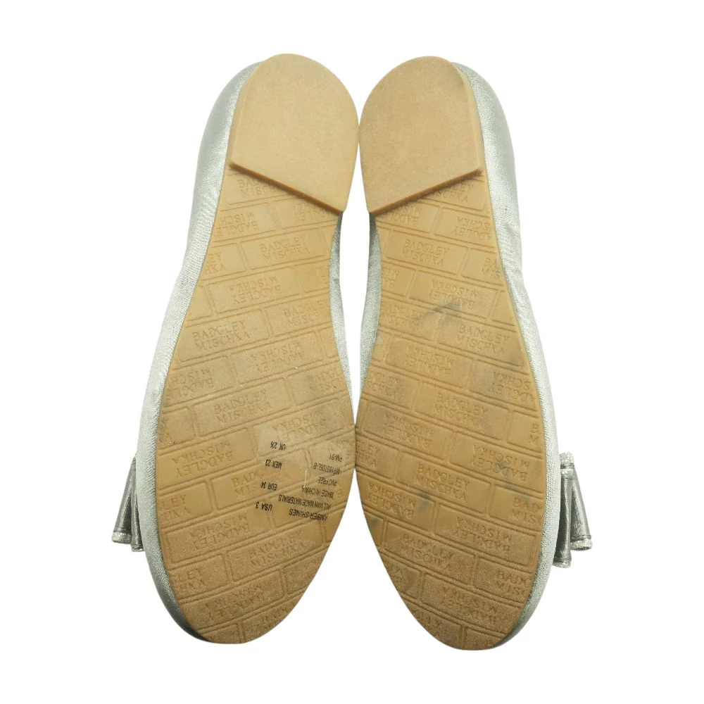 Gray Flats - Image 3