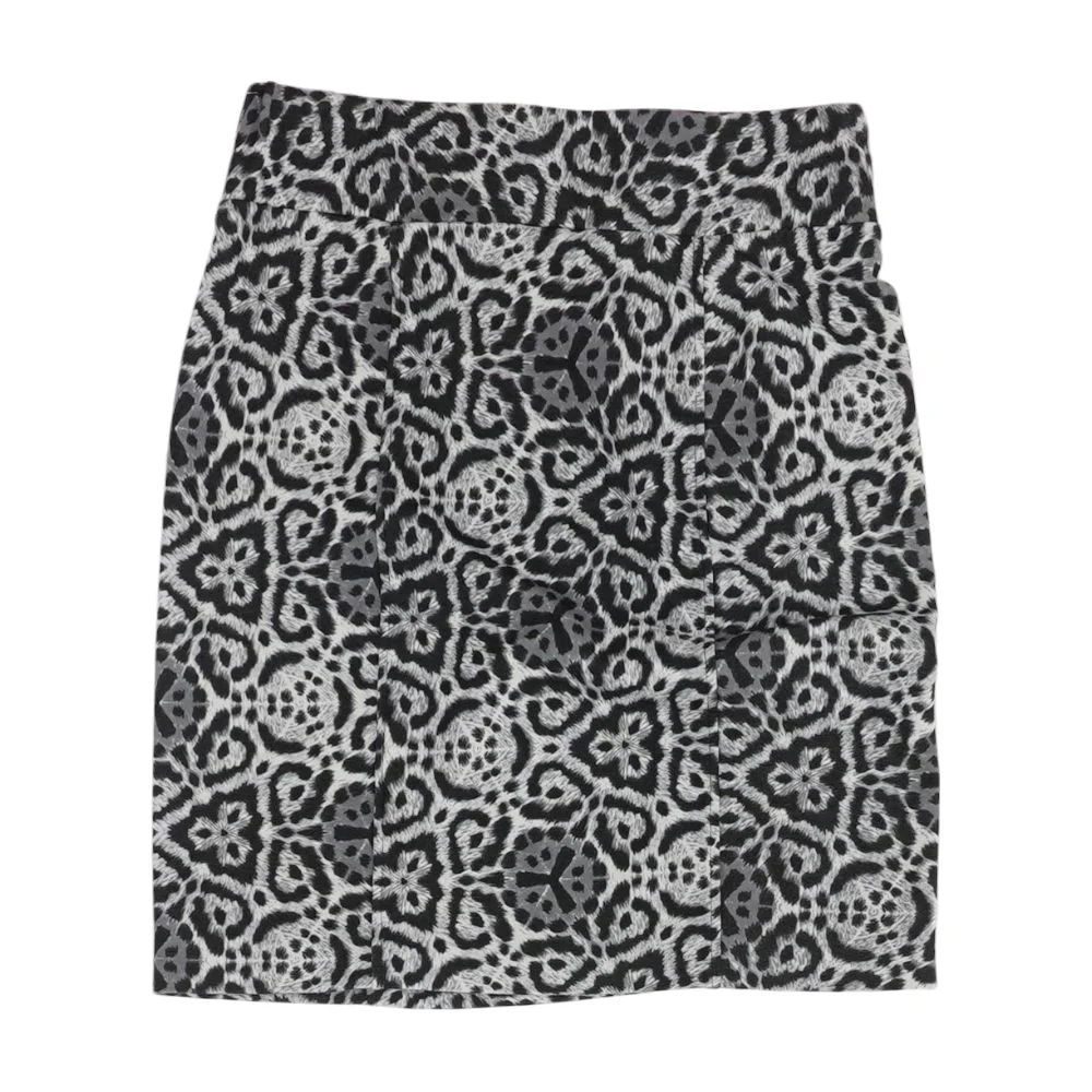 Gray Geometric Midi Skirt - Image 2