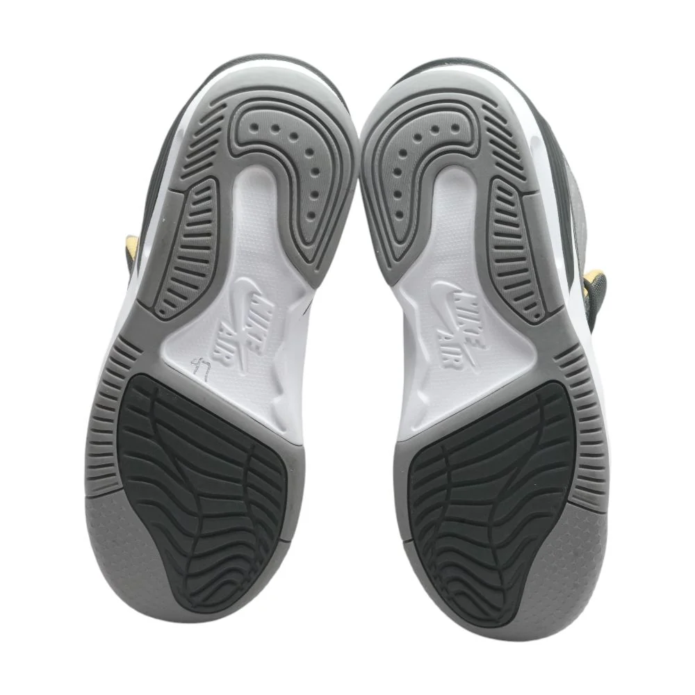 Jordan Max Aura 5 Gray Athletic Shoes - Image 3