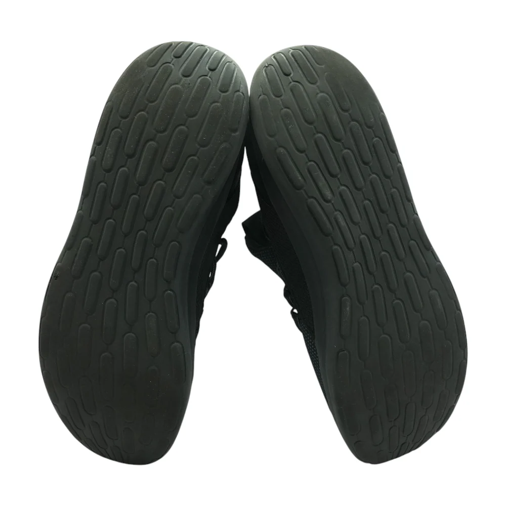 Black Low-Top Athletic Shoes - Image 3