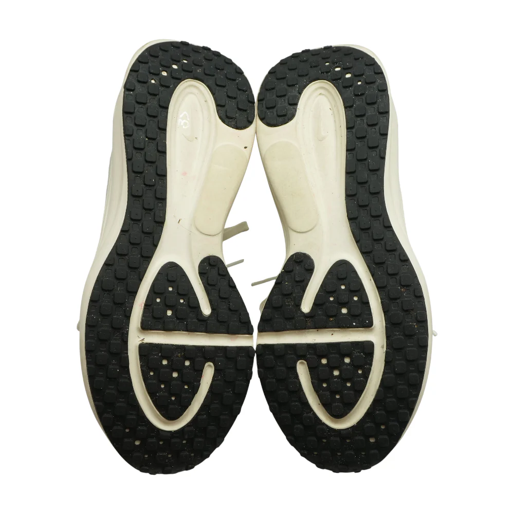 Revolution 8 Low-Top Athletic Shoes - Image 3