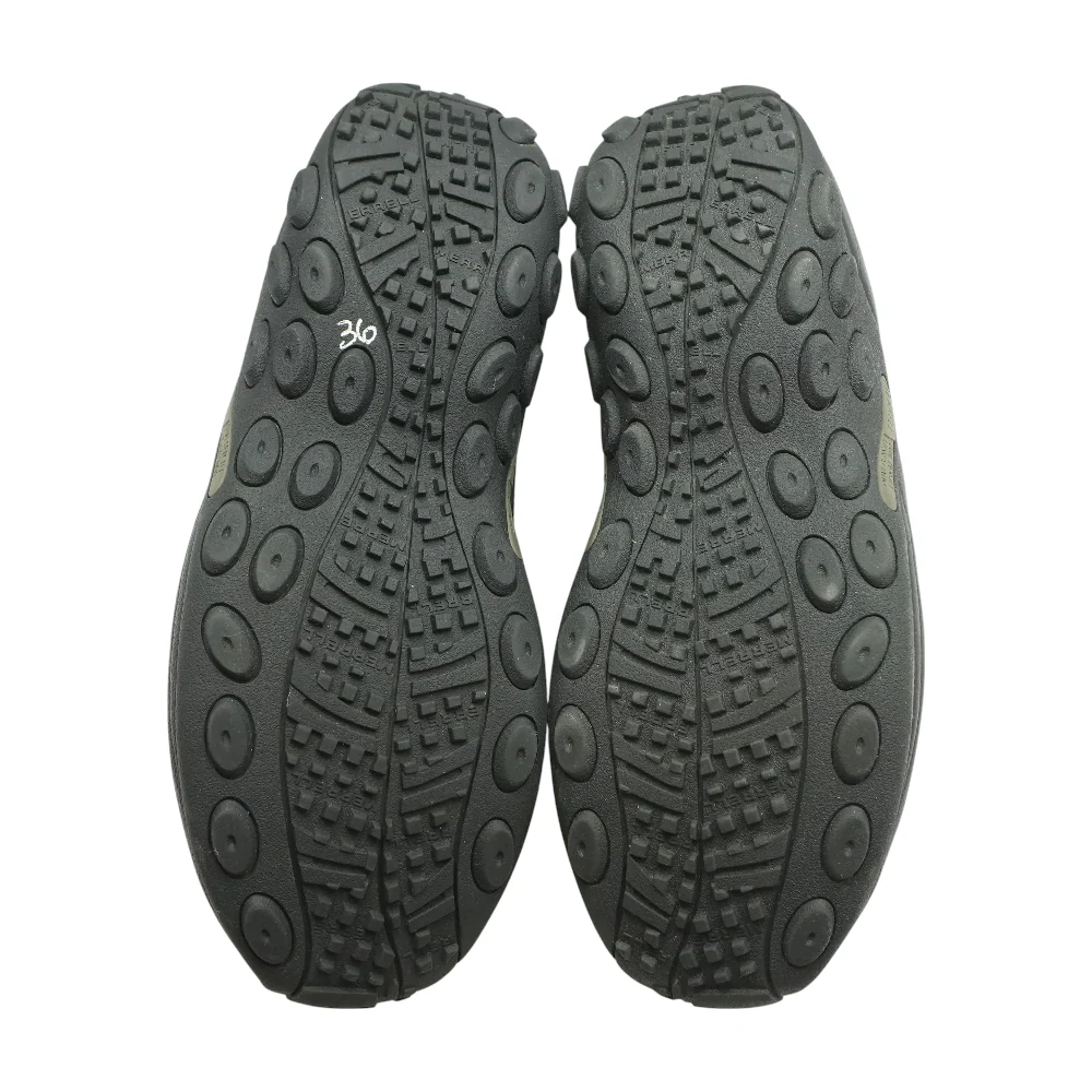 Black Low-Top Athletic Shoes - Image 3