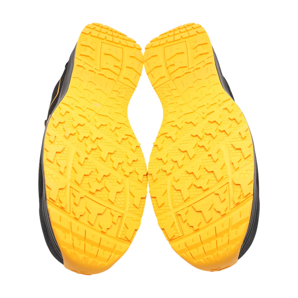 Black Low-Top Athletic Shoes - Image 3