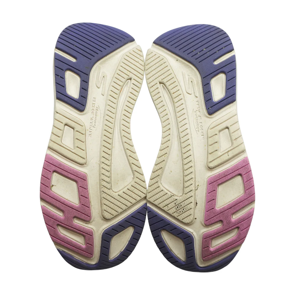 Max Cushioning Low-Top Athletic Shoes - Image 3