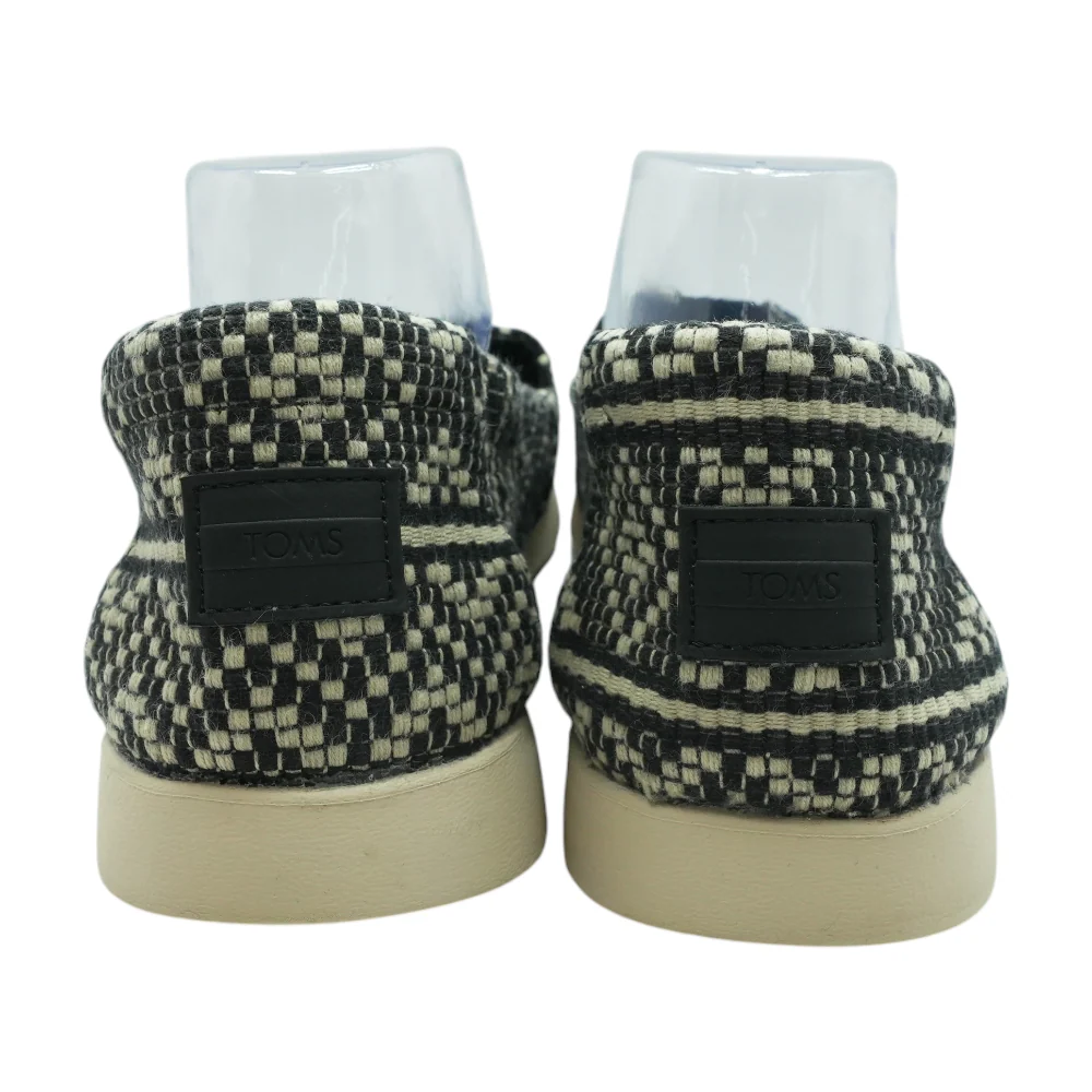 Low-Top Athletic Shoes - Image 2