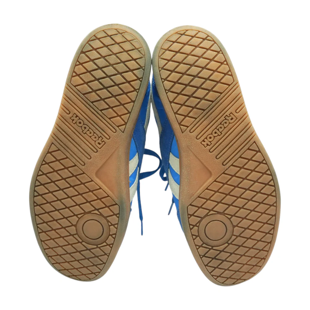 Low-Top Athletic Shoes - Image 3