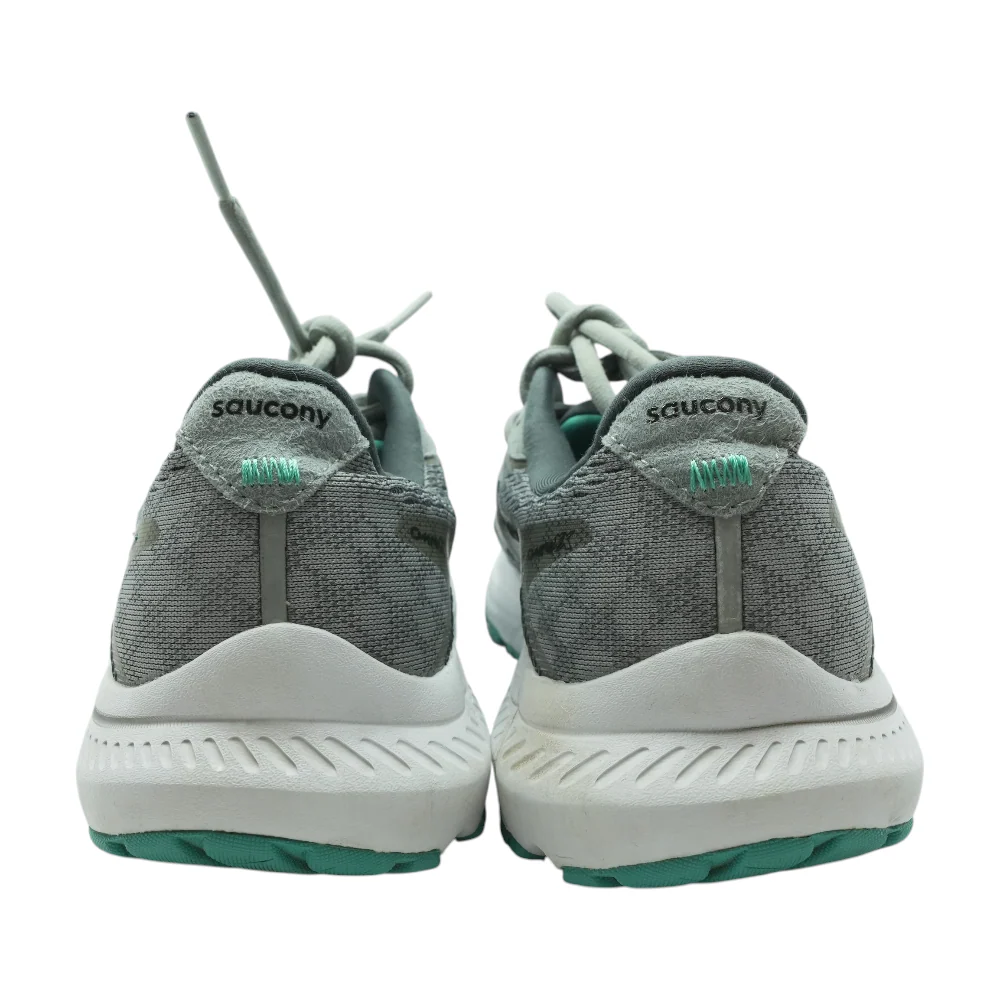 Low-Top Athletic Shoes - Image 2