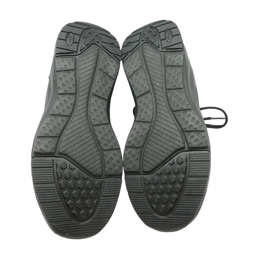 Black Low-Top Athletic Shoes - Image 3