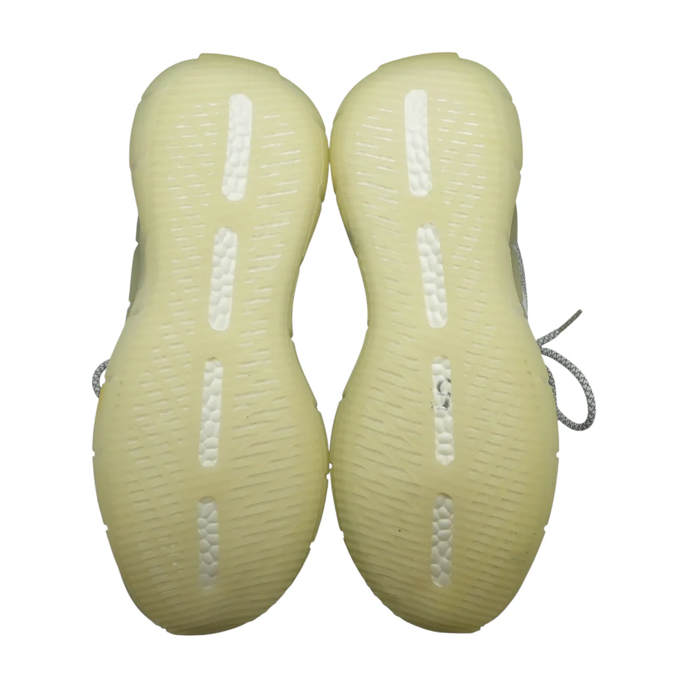 Gray Low-Top Athletic Shoes - Image 3