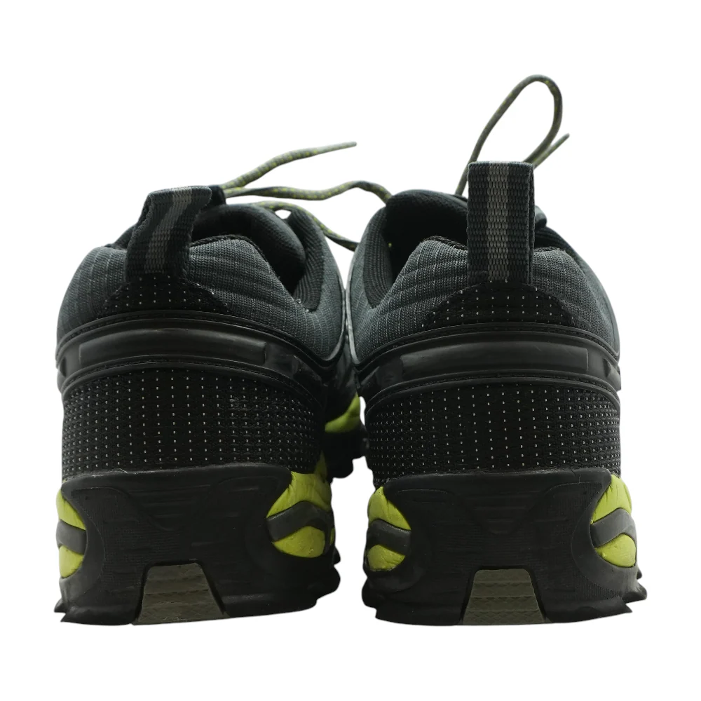 Black Low-Top Athletic Shoes - Image 2