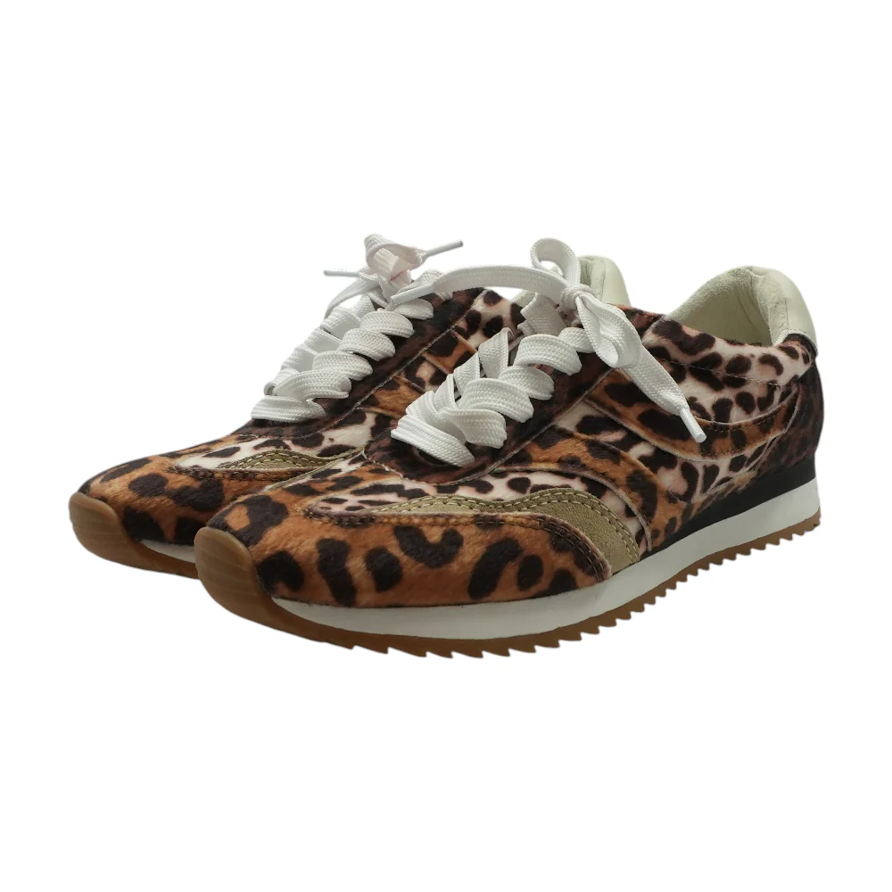 Esha Low-Top Athletic Shoes