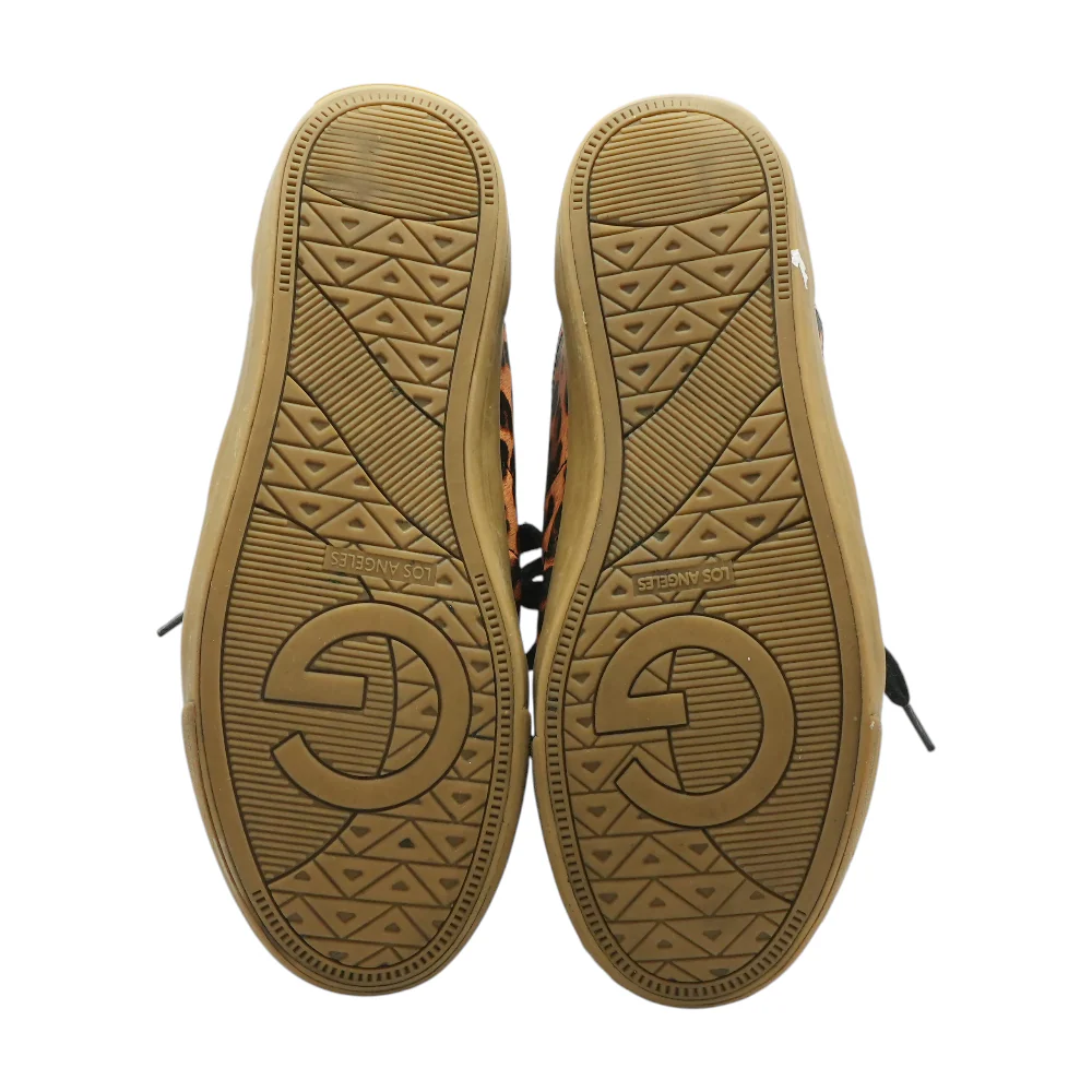 Low-Top Athletic Shoes - Image 3