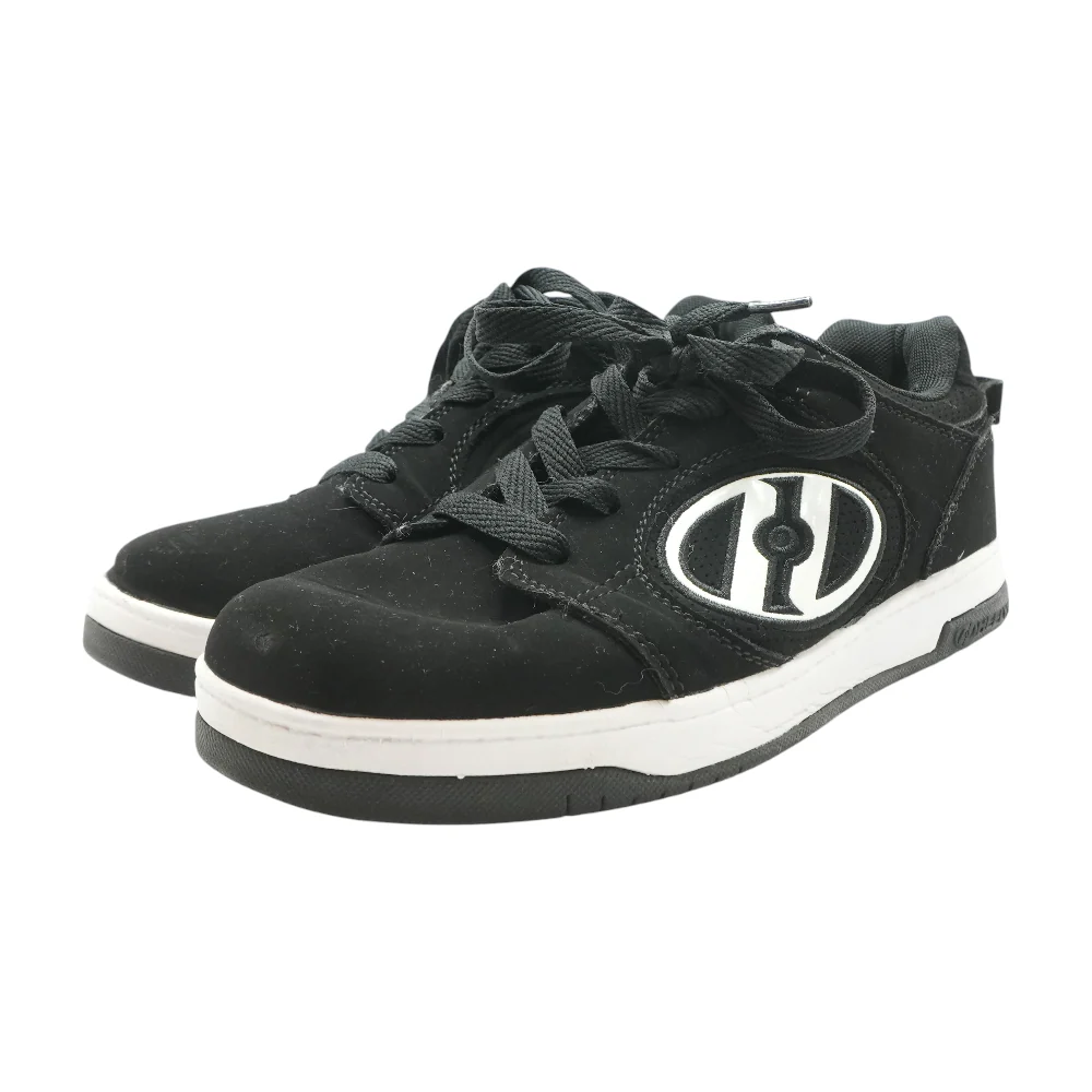 Black Low-Top Athletic Shoes