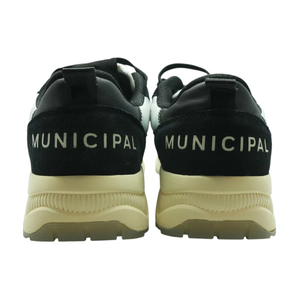 Black Low-Top Athletic Shoes - Image 2
