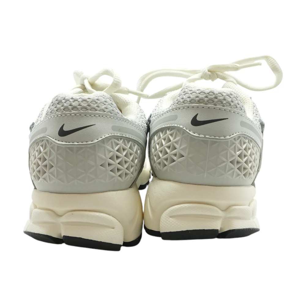 Zoom Vomero 5 Low-Top Athletic Shoes - Image 2