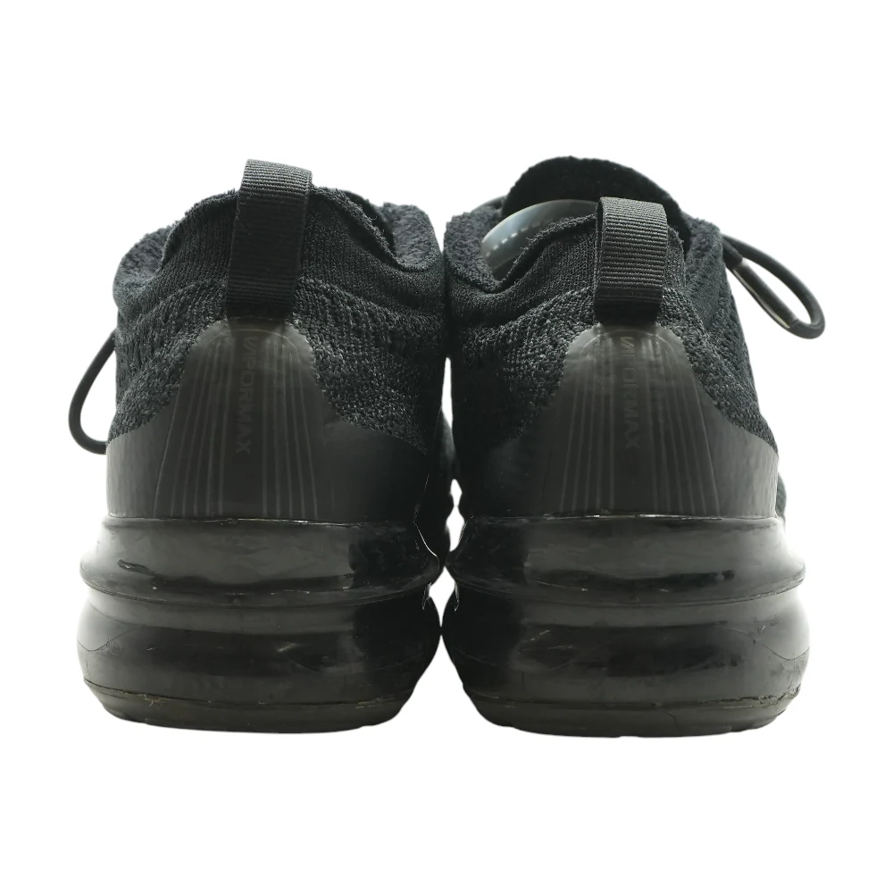 Air VaporMax 2023 Flyknit Low-Top Athletic Shoes - Image 2