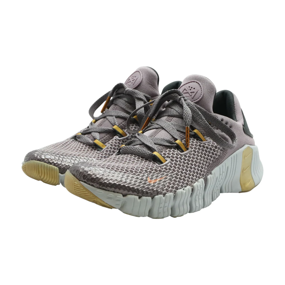 Free Metcon 4 Premium Low-Top Athletic Shoes
