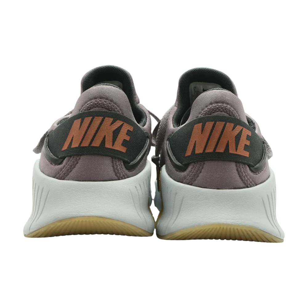 Free Metcon 4 Premium Low-Top Athletic Shoes - Image 2