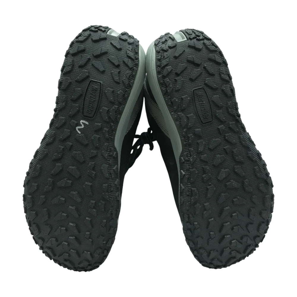 Black Low-Top Athletic Shoes - Image 3