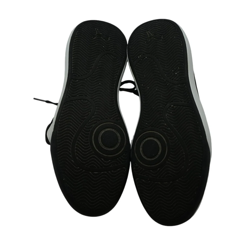 Black Low-Top Athletic Shoes - Image 3