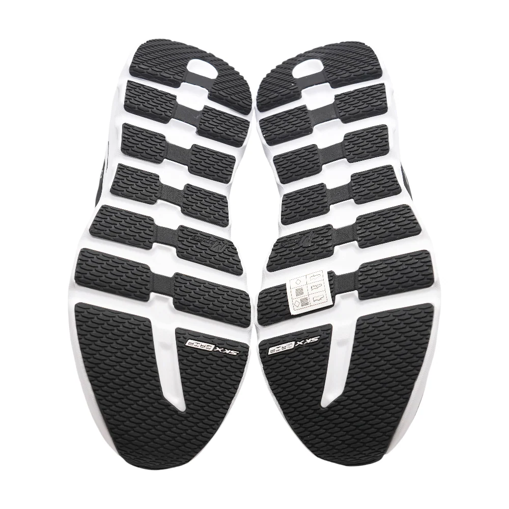 Black Low-Top Athletic Shoes - Image 3