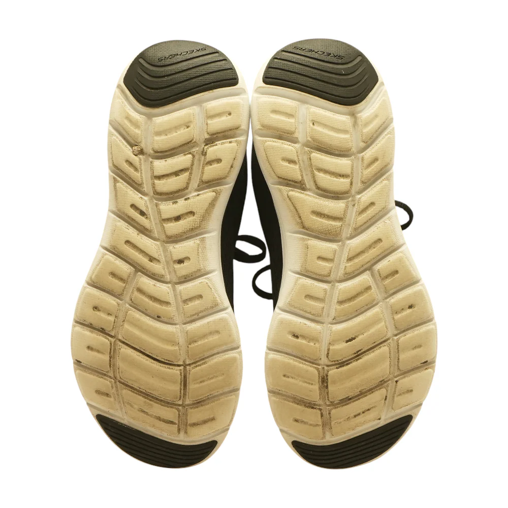Black Low-Top Athletic Shoes - Image 3