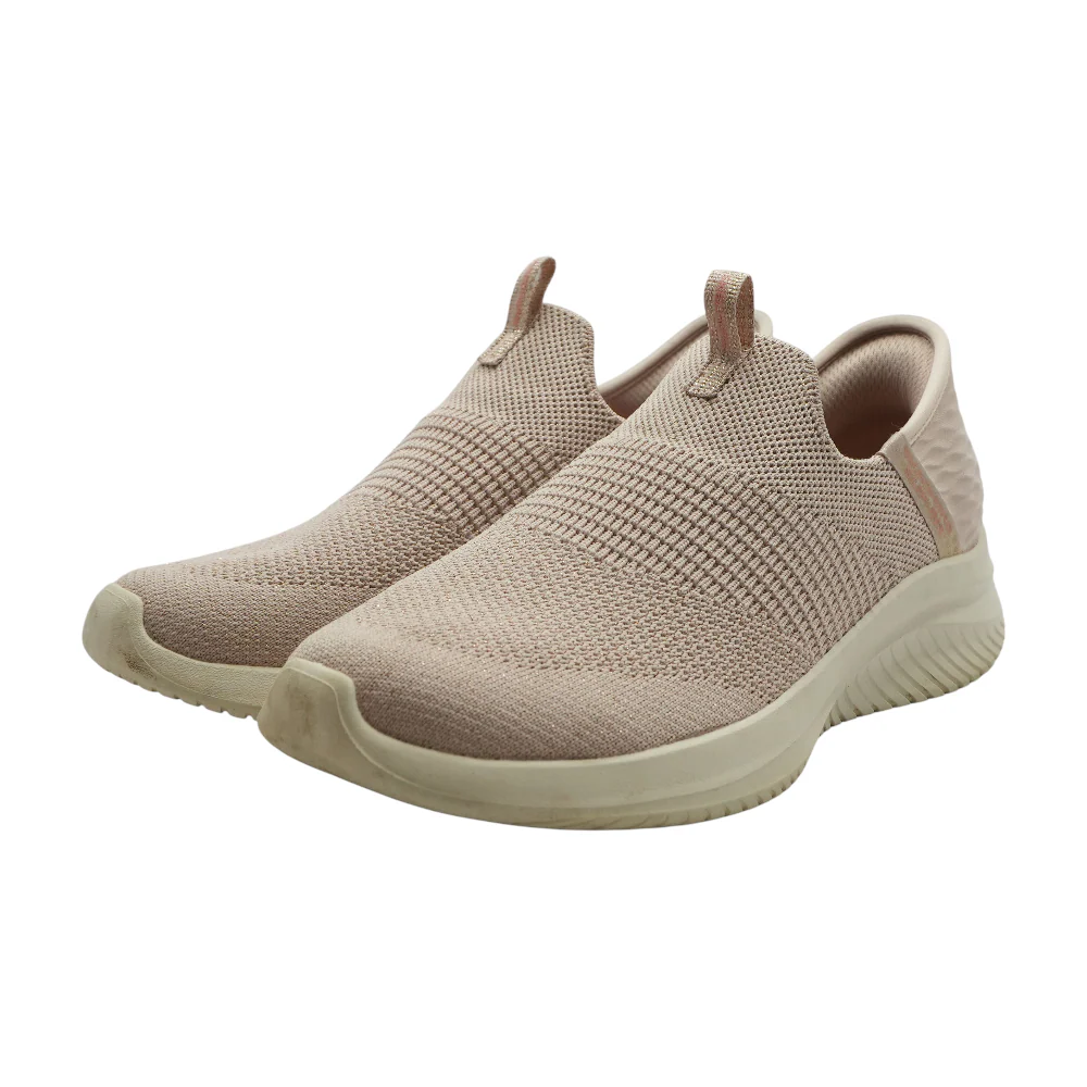 Pink Low-Top Athletic Shoes