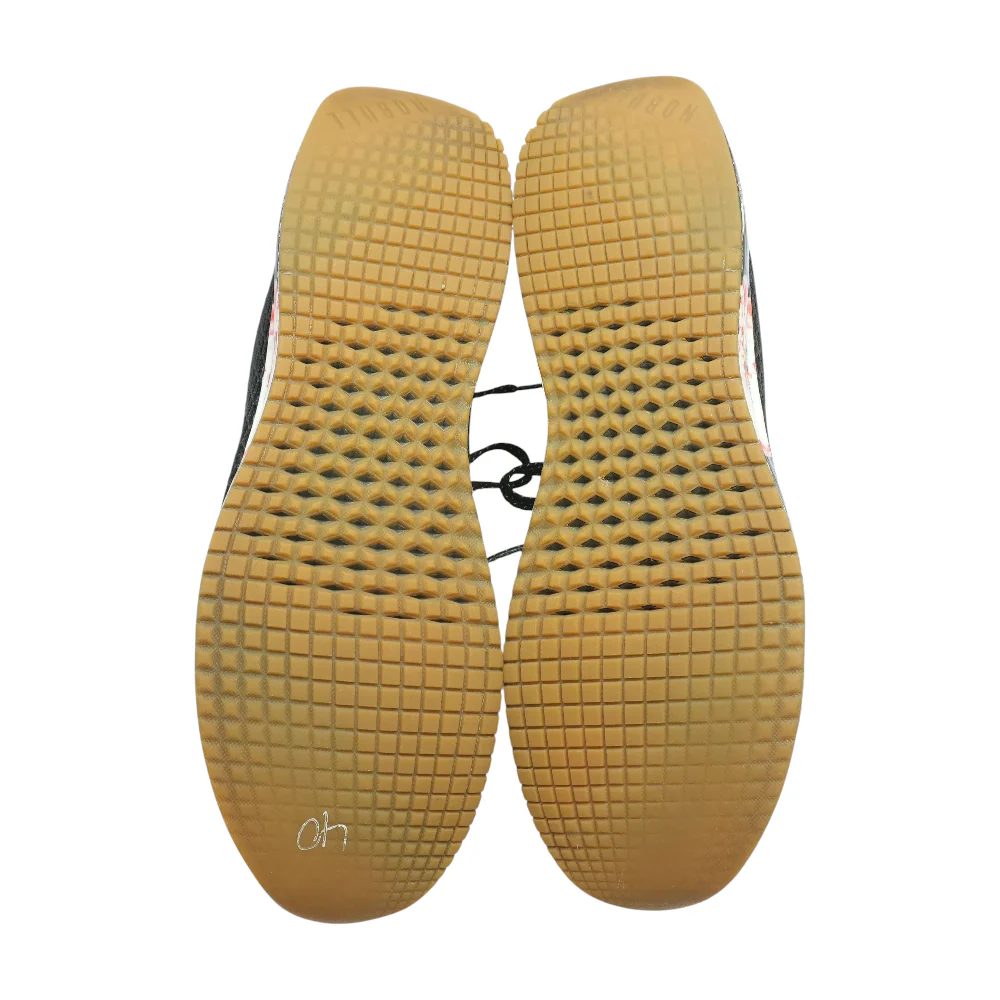 Black Low-Top Athletic Shoes - Image 3